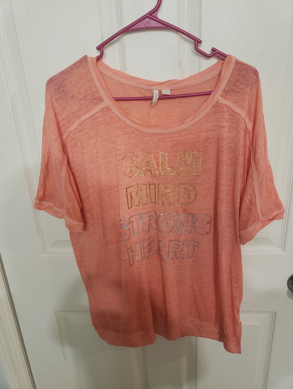 XL Women’s Relaxed Peach Graphic Tee - Calm Mind Strong Heart